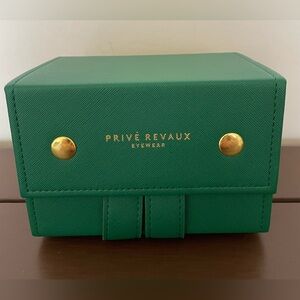 Privé Revaux Green Sunglasses Case